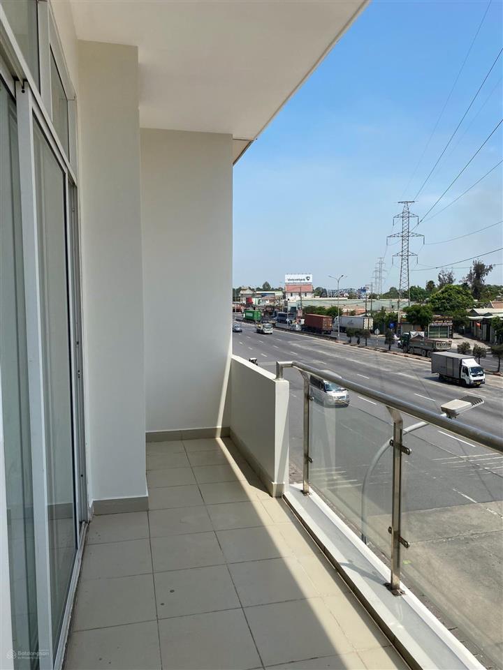 Cho thuê nhà nguyên căn có đất trống 2300m2 mặt tiền đường ql51