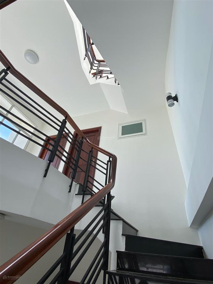 Cho thuê nhà nguyên căn có đất trống 2300m2 mặt tiền đường ql51