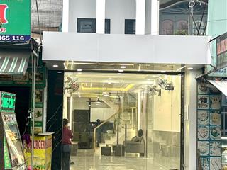 Bán gấp mặt tiền sầm uất, vừa ở vừa kinh doanh, đường to 20m, nội thất cao cấp