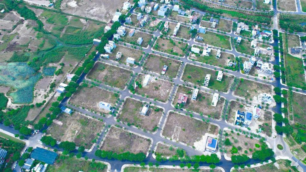 Siêu phẩm 144m2 hướng đông  trung tâm fpt chỉ 6,7 tỷ