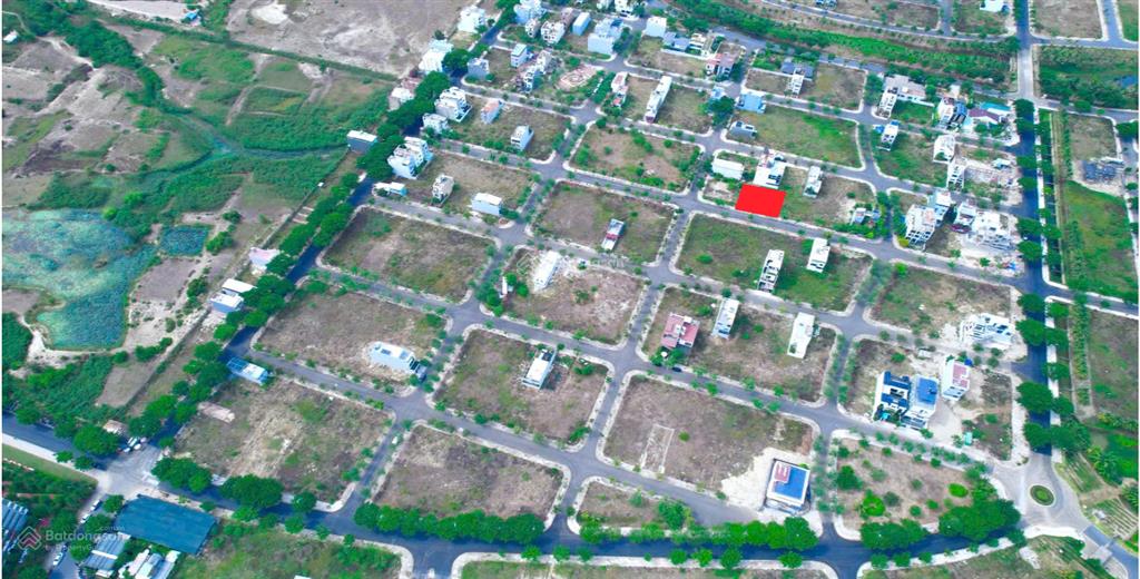 Bán lô đất 180m2 trung tâm fpt  phân khu biệt thự | giá tốt