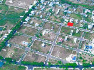 Bán lô đất 180m2 trung tâm fpt  phân khu biệt thự | giá tốt