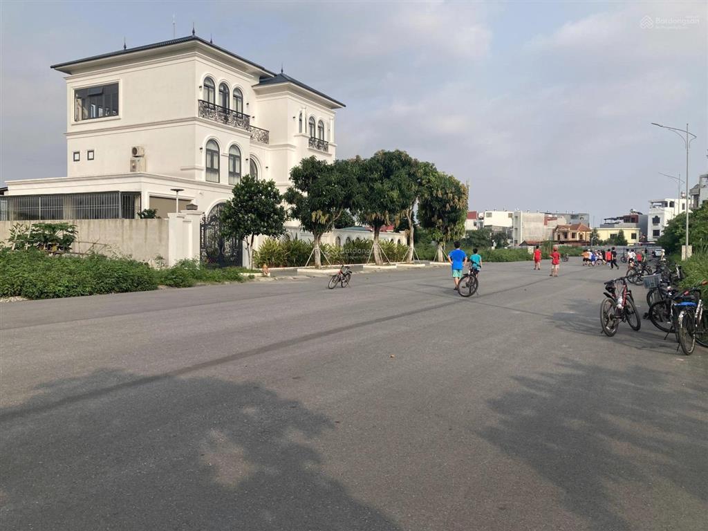 Mặt đường 30m tđc đồng bồ có duy nhất 1 lô biệt thự
thửa đất duy nhất nằm trên trục đường rộng 30m