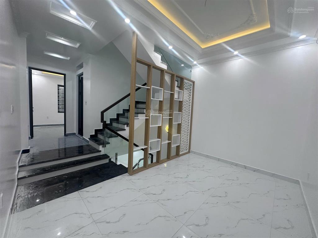 77 spccbán căn nhà mới 56 tiền phong  hải an. diện tích 42m x 3.5 tầng  hướng đông bắc