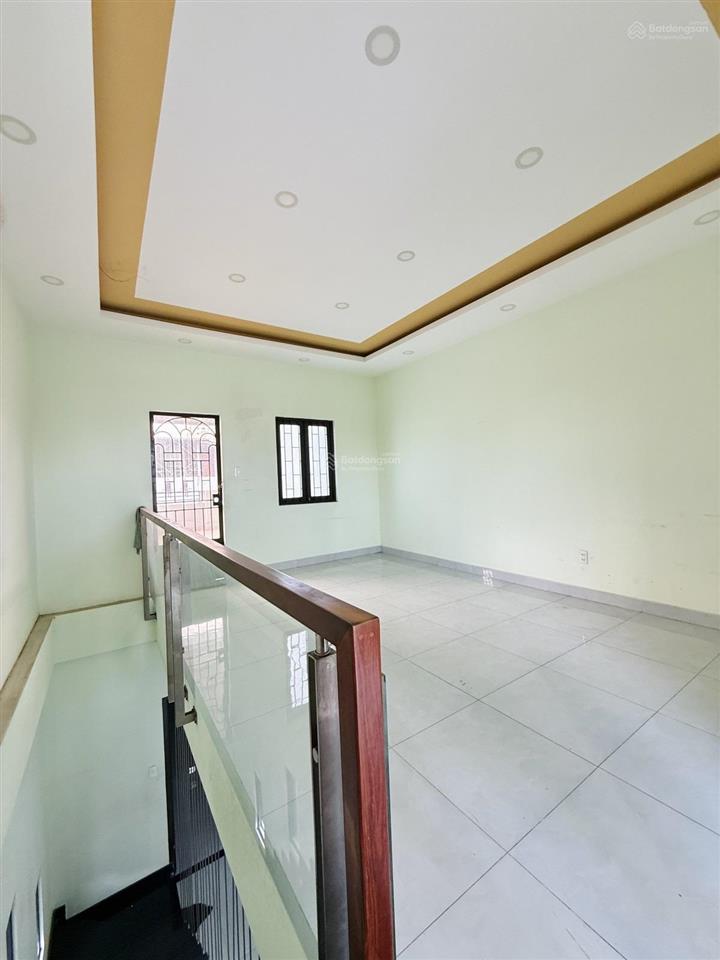 Nhà đường số 19 hiệp bình chánh khu bên sông 3 tầng, 3 pn, 3 wc, dt 5,5 x 20