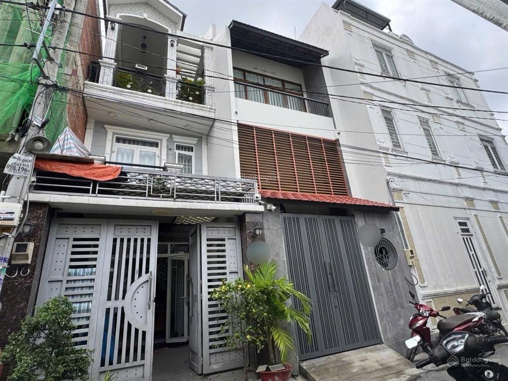 Nhà đường số 26 hiệp bình chánh khu bên sông 3 tầng, 3 pn, đường xe hơi