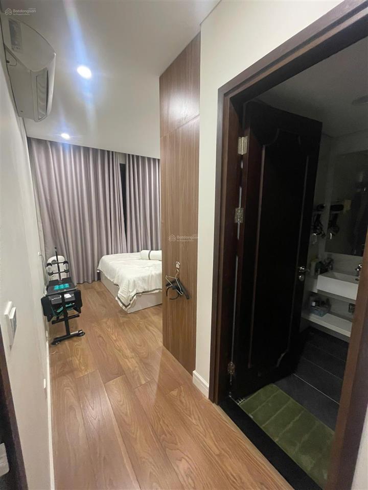 Bán gấp căn 3 ngủ tầng trung toà e2, full đồ , xem được pháo hoa. đã có sổ đỏ. 0988 155 ***
