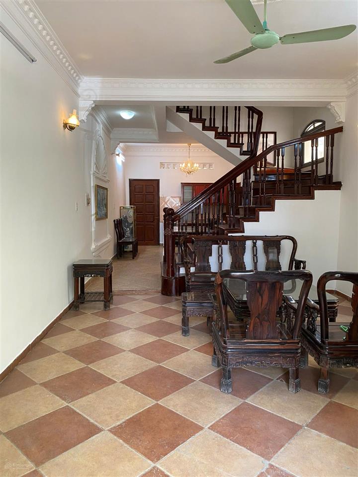Cần cho thuê nguyên căn nhà hồ ba mẫu, ô đồng lầm 85m2 4 tầng.  0988 155 ***