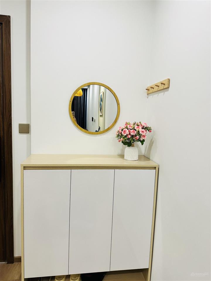 Chuyển công tác cần bán căn hộ 2 pn đã làm full nội thất cao cấp và thiết bị điện tử