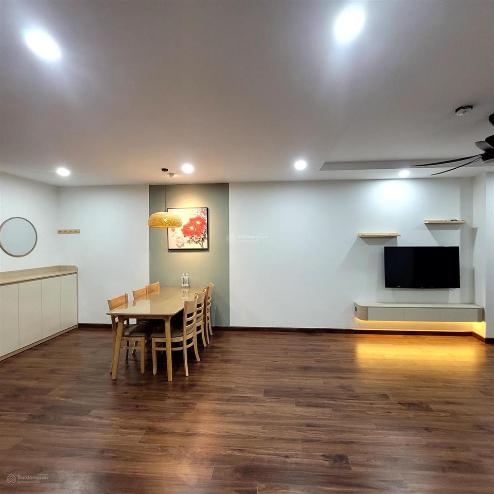 Chính chủ cho thuê căn hộ 3pn, 2wc, 100m2 tại blugem thanh trì nhà mới full nội thất thiết bị.