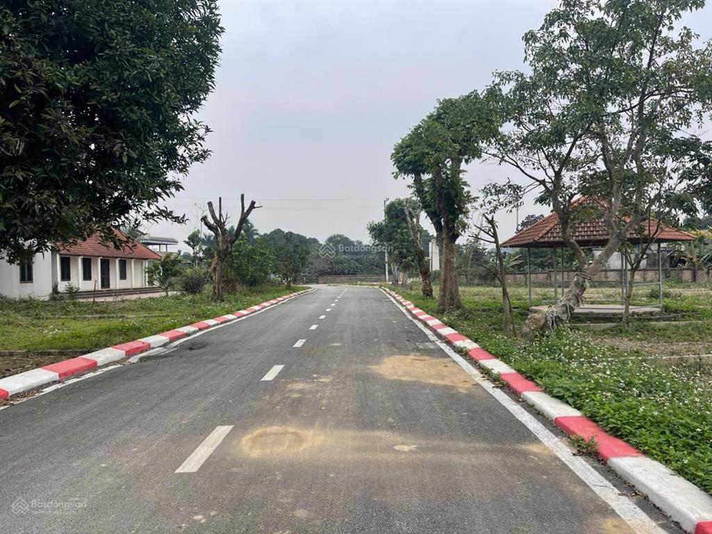 Đất đẹp loanh quanh hơn 2 tỷ tại nhuận trạch  lương sơn  hòa bình