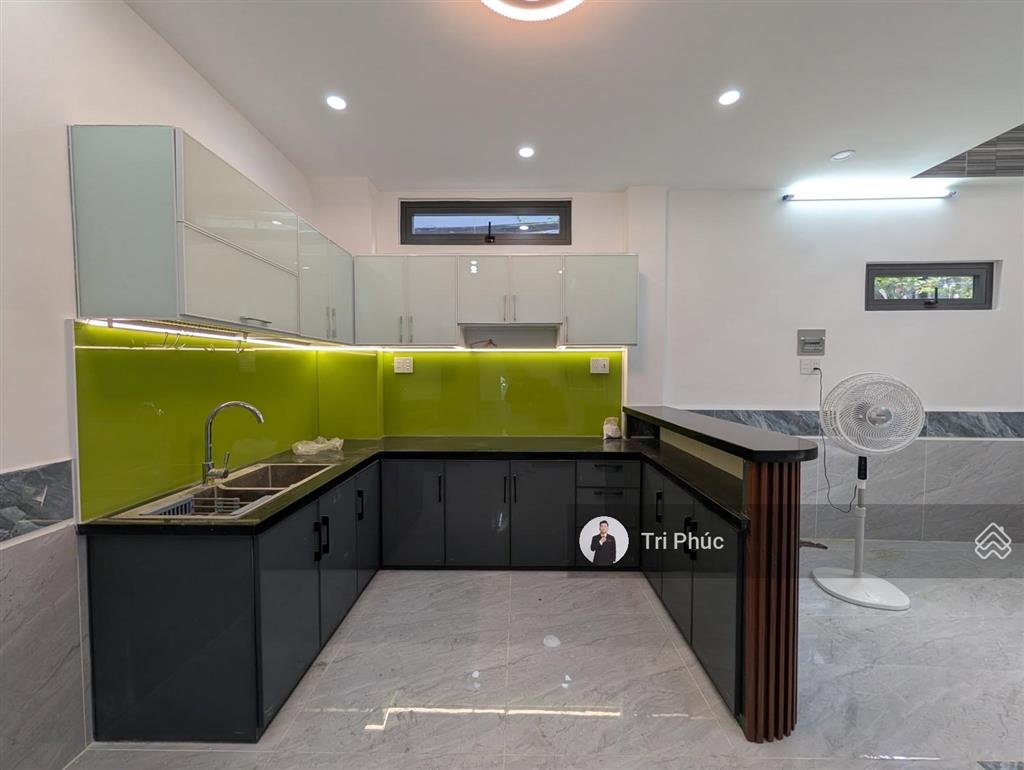 Gấp bán  nhỉnh 8 tỷ  nhà xây mới 50m² 5 tầng 4pn ngay lê văn sỹ phú nhuận