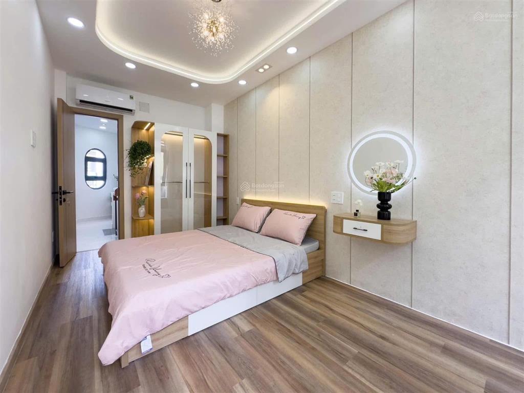 Nhỉnh 6tynhà đẹp hẻm thông 4 tầng 4pn ngay phan đình phùng,phú nhuận