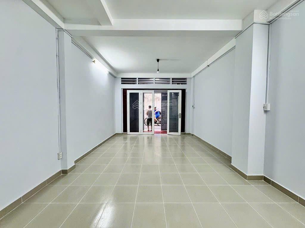 Hiếm,nhỉnh 9ty nhà khu vip đào duy anh phú nhuận,50m2,hẻm xe hơi,cho thuê 15tr/th