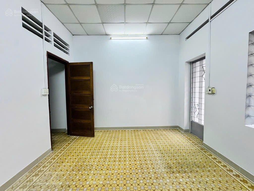 Hiếm,nhỉnh 9ty nhà khu vip đào duy anh phú nhuận,50m2,hẻm xe hơi,cho thuê 15tr/th