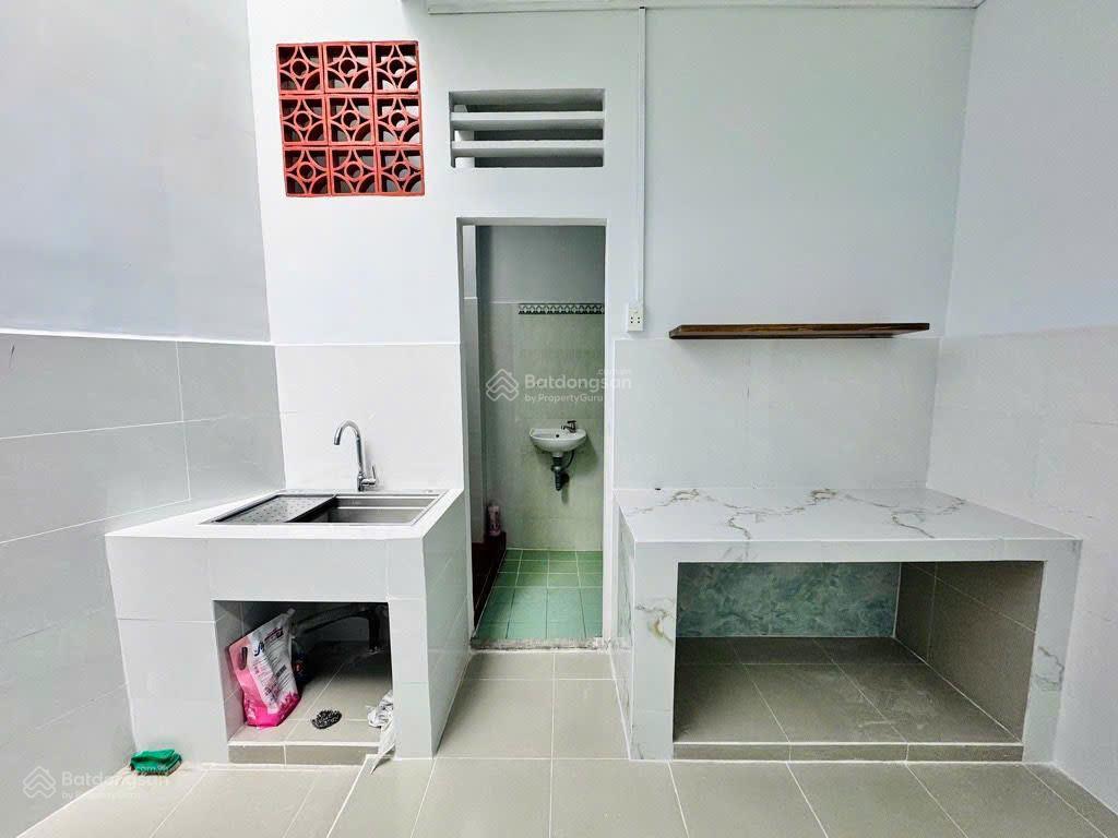 Hiếm,nhỉnh 9ty nhà khu vip đào duy anh phú nhuận,50m2,hẻm xe hơi,cho thuê 15tr/th