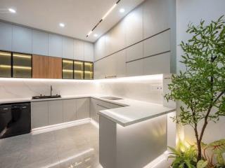 Nhỉnh 9ty ,nhà đẹp mới gần 50m2 4 tầng kts thiết kế,sát mặt tiền lê văn sỹ phú nhuận