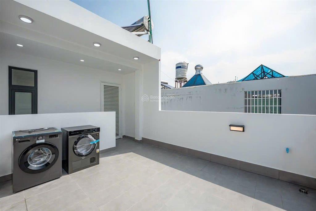 Nhỉnh 9ty ,nhà đẹp mới gần 50m2 4 tầng kts thiết kế,sát mặt tiền lê văn sỹ phú nhuận