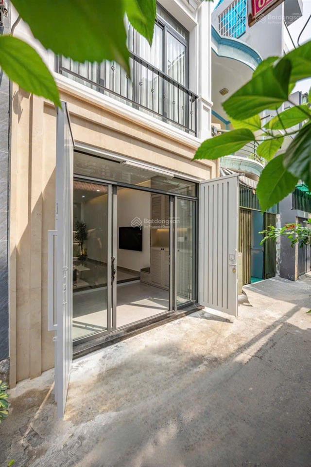 Nhỉnh 9ty ,nhà đẹp mới gần 50m2 4 tầng kts thiết kế,sát mặt tiền lê văn sỹ phú nhuận