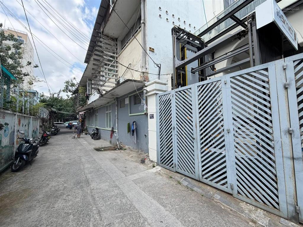 Gấp bán, ngay ngã 4 phú nhuận, nhà hẻm xe hơi 84m2 hẻm xe tải quay đầu chỉ 11.x tỷ còn bớt
