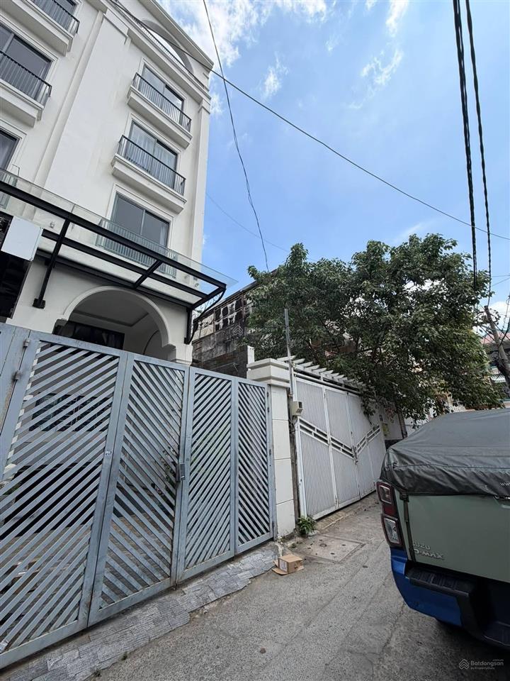 Gấp bán, ngay ngã 4 phú nhuận, nhà hẻm xe hơi 84m2 hẻm xe tải quay đầu chỉ 11.x tỷ còn bớt