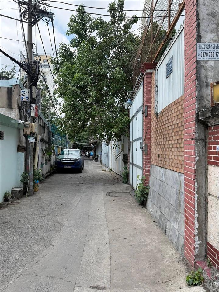 Gấp bán, ngay ngã 4 phú nhuận, nhà hẻm xe hơi 84m2 hẻm xe tải quay đầu chỉ 11.x tỷ còn bớt