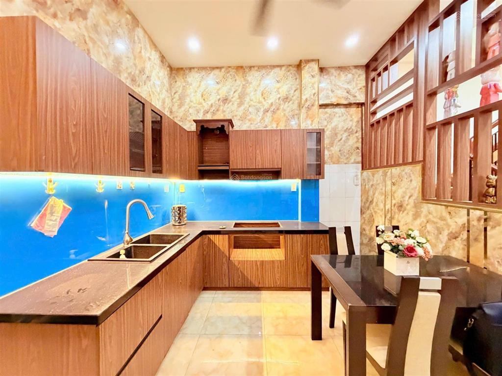 Chi 6. x tỷ  nhà 50m2 rất mới khu phan xích long phú nhuận, hẻm thông tứ tung, chủ gấp bán