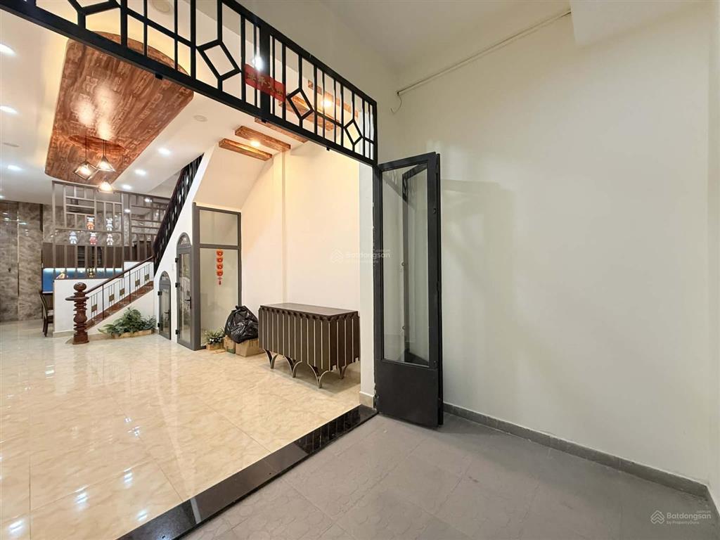 Chi 6. x tỷ  nhà 50m2 rất mới khu phan xích long phú nhuận, hẻm thông tứ tung, chủ gấp bán