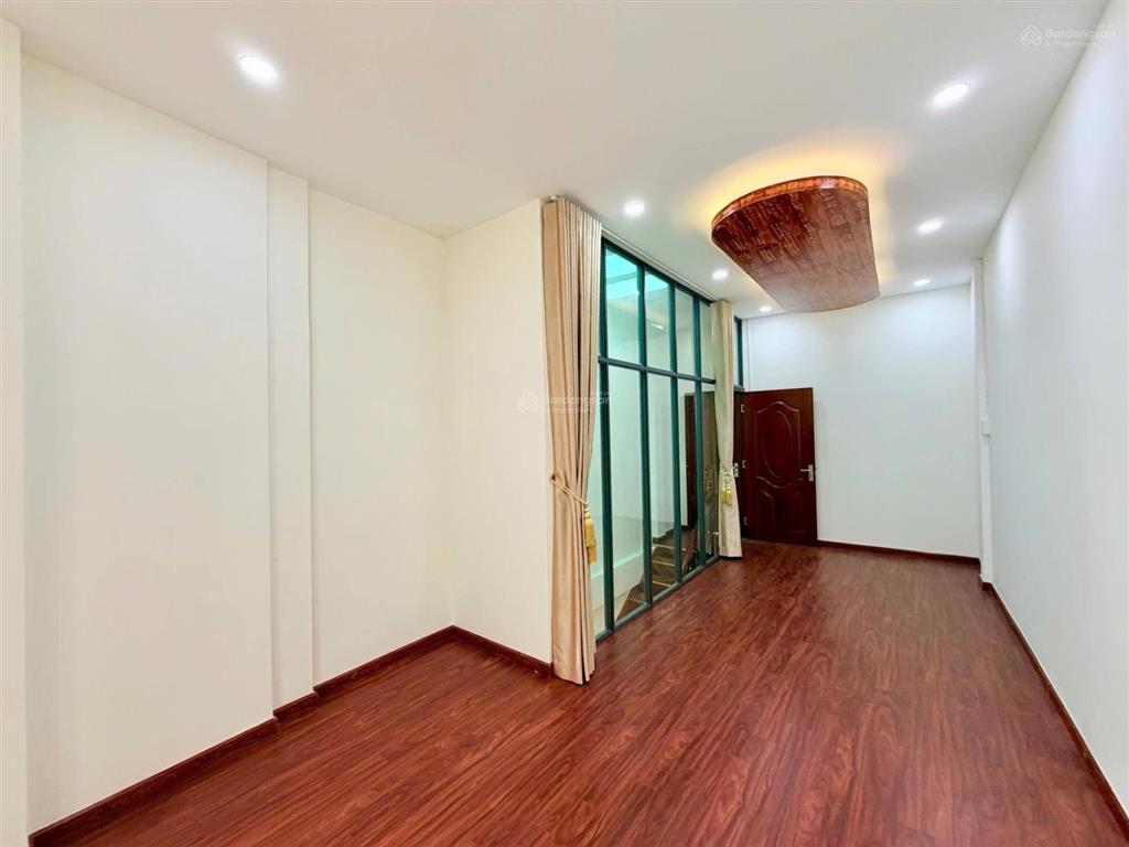 Chi 6. x tỷ  nhà 50m2 rất mới khu phan xích long phú nhuận, hẻm thông tứ tung, chủ gấp bán