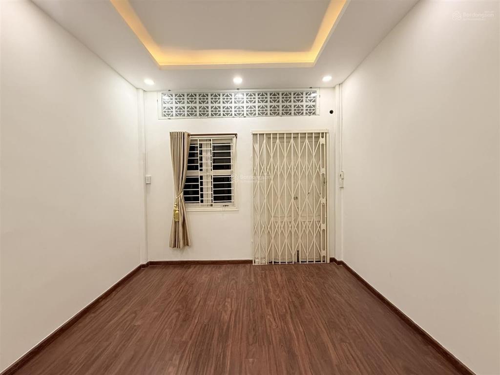 Chi 6. x tỷ  nhà 50m2 rất mới khu phan xích long phú nhuận, hẻm thông tứ tung, chủ gấp bán