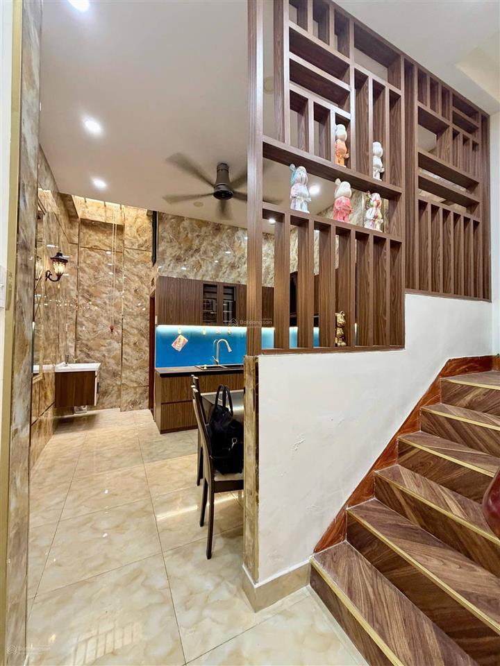 Chi 6. x tỷ  nhà 50m2 rất mới khu phan xích long phú nhuận, hẻm thông tứ tung, chủ gấp bán