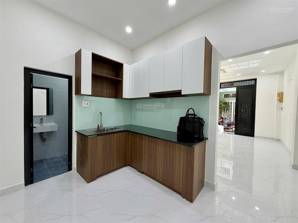 Nhỉnh 8ty,nhà mới 5pn gần 60m2 sát hẻm xe hơi thông ,gần chợ cây quéo ,phú nhuận