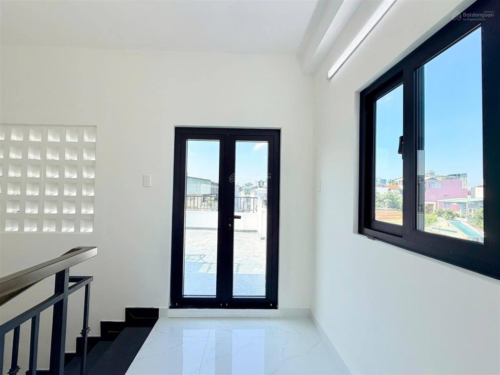 Nhỉnh 8ty,nhà mới 5pn gần 60m2 sát hẻm xe hơi thông ,gần chợ cây quéo ,phú nhuận