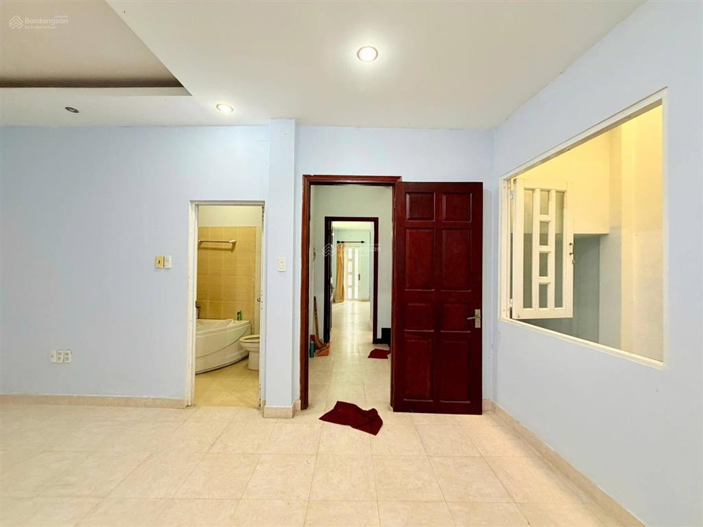 Hiếm,ngay khu phan xích long phú nhuận , 60m2 3 tầng 4pn.hẻm xe hơi 1 trục,chỉ hơn 10ty tl