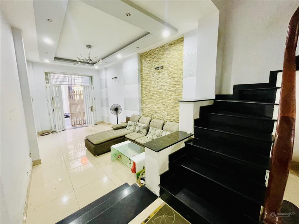 Hiếm,ngay khu phan xích long phú nhuận , 60m2 3 tầng 4pn.hẻm xe hơi 1 trục,chỉ hơn 10ty tl