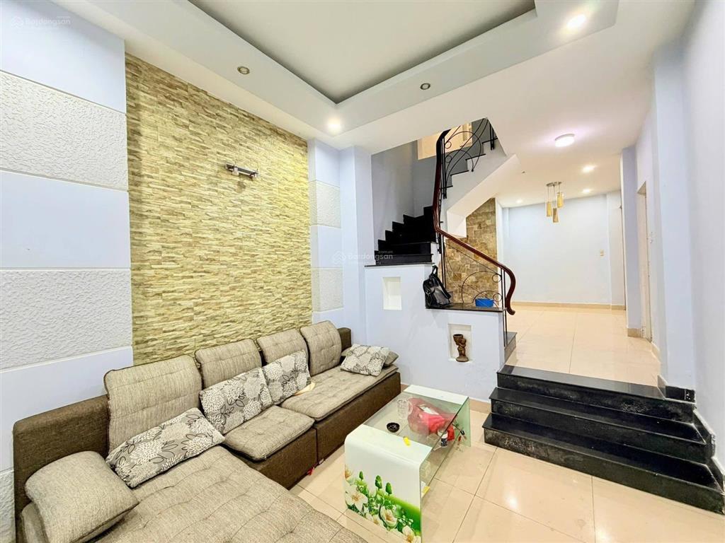 Hiếm,ngay khu phan xích long phú nhuận , 60m2 3 tầng 4pn.hẻm xe hơi 1 trục,chỉ hơn 10ty tl