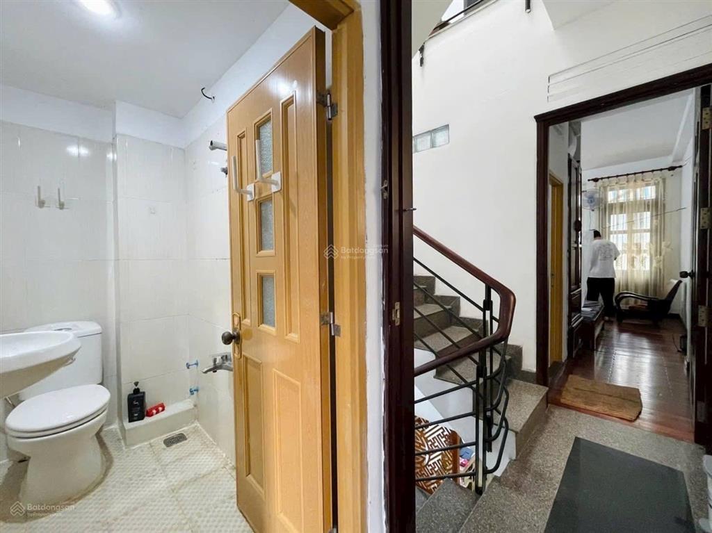 Hiếm  nhỉnh 8 tỷ nhà 50m² 4pn hẻm xe hơi thông ngay ngã tư phú nhuận