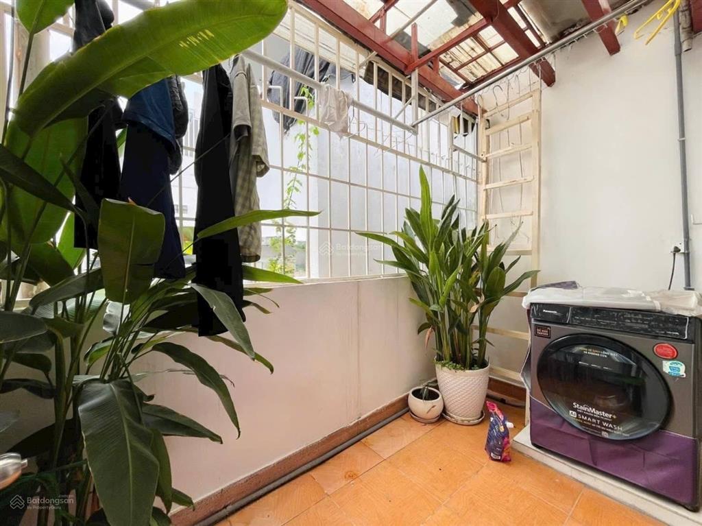Hiếm  nhỉnh 8 tỷ nhà 50m² 4pn hẻm xe hơi thông ngay ngã tư phú nhuận