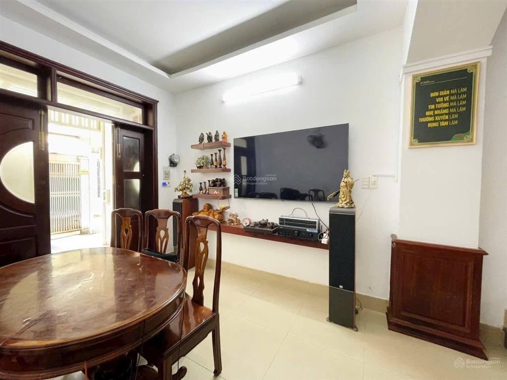 Hiếm  nhỉnh 8 tỷ nhà 50m² 4pn hẻm xe hơi thông ngay ngã tư phú nhuận