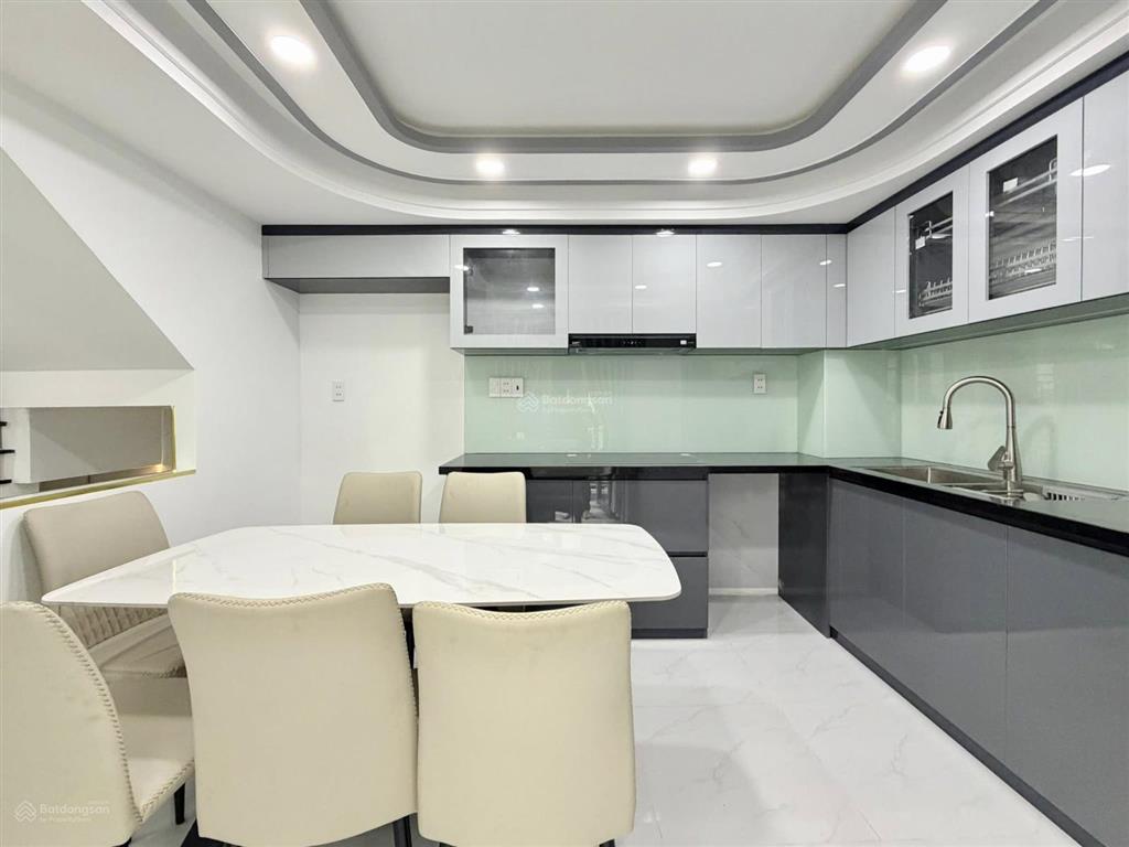 Hiếm, nhỉnh 8 tỷ đồng, nhà xây mới 50m², 4pn, sát hẻm xe tải thông phan xích long, phú nhuận