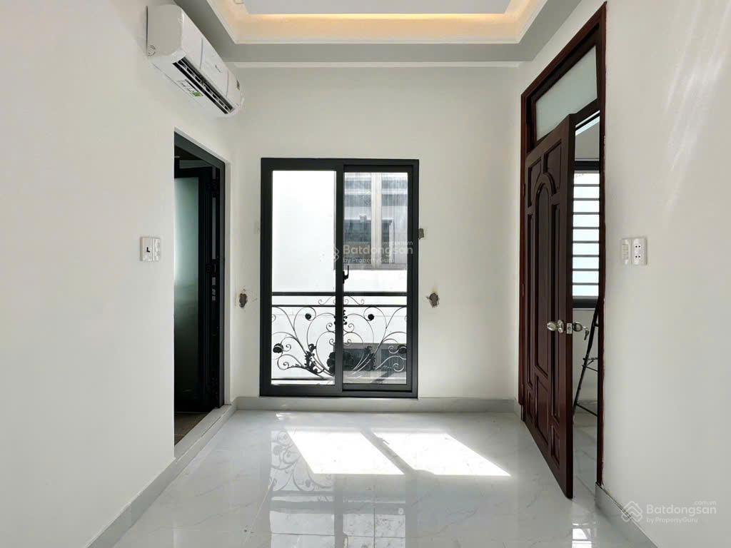 Nhỉnh 8ty,có nhà khu vip đoàn thị điểm sát hẻ xe tải thông phan xích long,phú nhuận