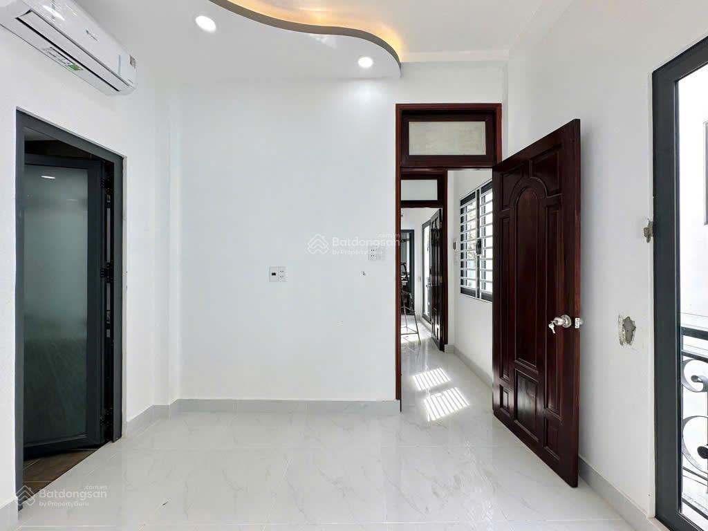 Nhỉnh 8ty,có nhà khu vip đoàn thị điểm sát hẻ xe tải thông phan xích long,phú nhuận