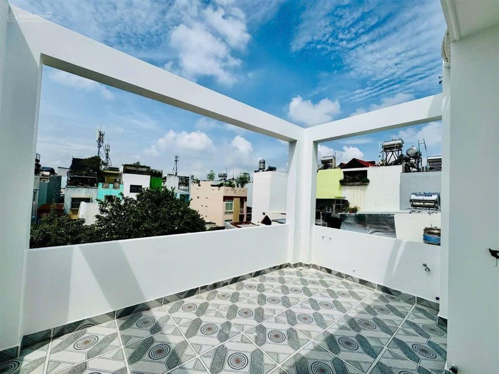Nhỉnh 8ty,có nhà khu vip đoàn thị điểm sát hẻ xe tải thông phan xích long,phú nhuận
