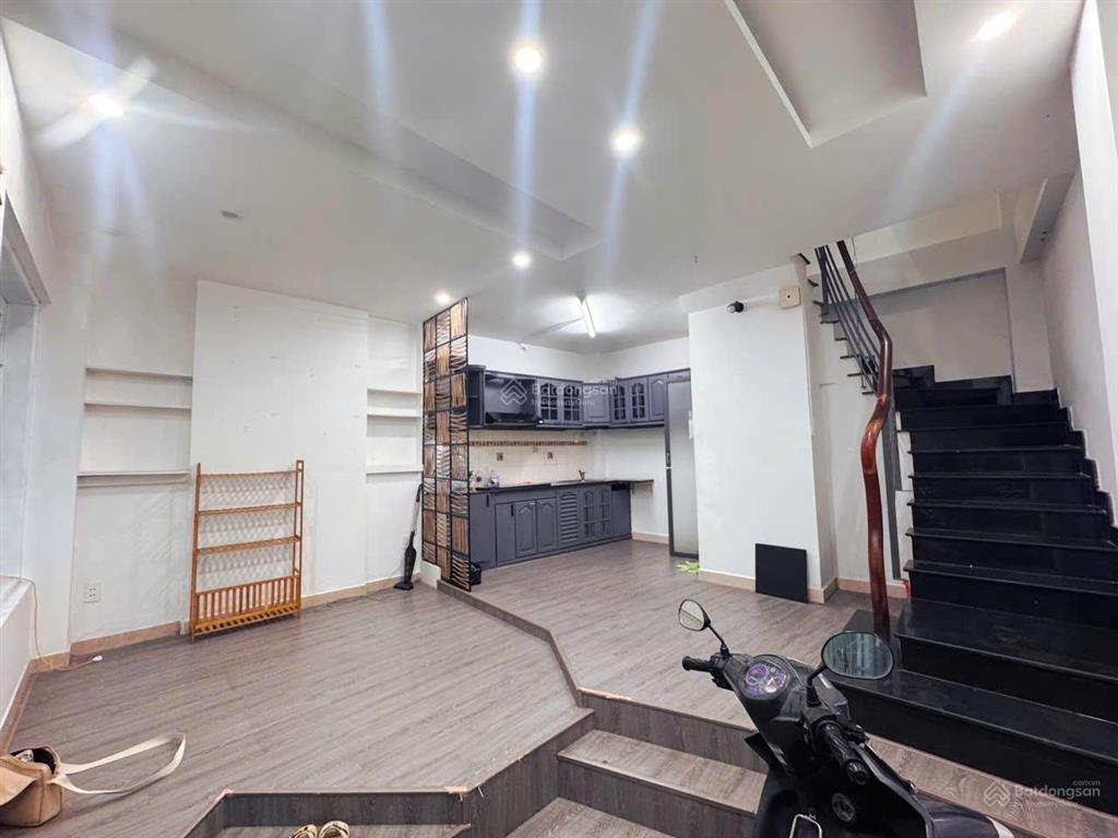 Chỉ 6,x tỷ  ngay huỳnh văn bánh, lê văn sỹ phú nhuận, 40m² 4 tầng, 4pn  gấp bán