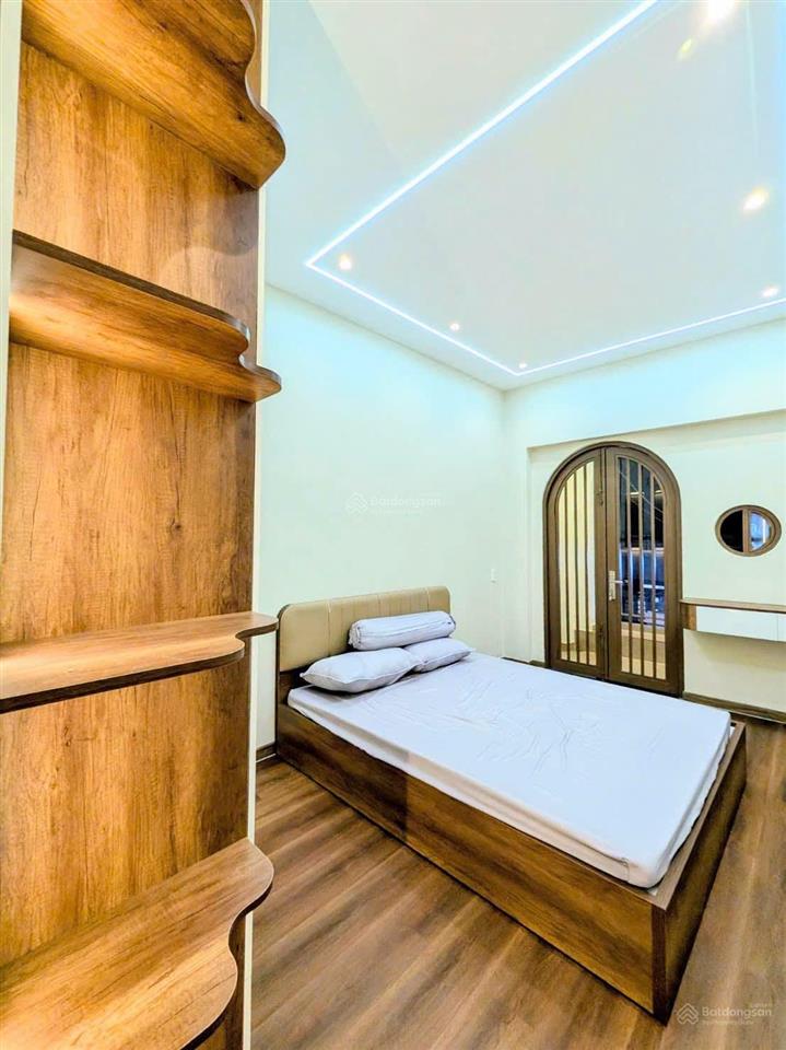 Ngay ngã 4 phú nhuận, nhà hẻm xe hơi 1 trục, mới keng, 3pn gần 50m2