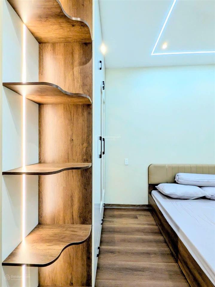 Ngay ngã 4 phú nhuận, nhà hẻm xe hơi 1 trục, mới keng, 3pn gần 50m2