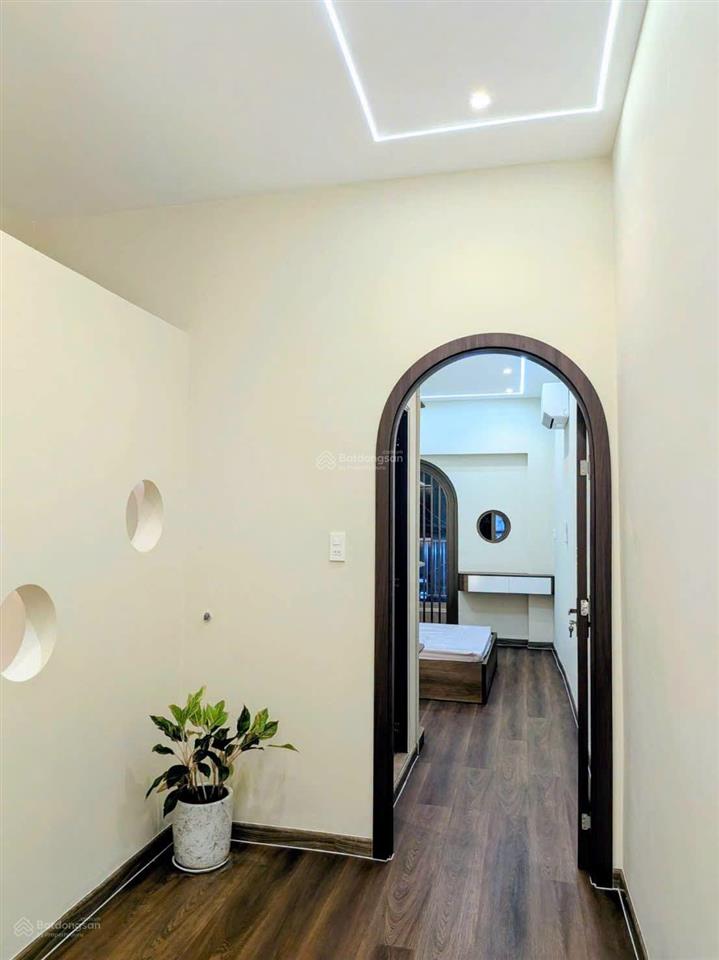 Ngay ngã 4 phú nhuận, nhà hẻm xe hơi 1 trục, mới keng, 3pn gần 50m2