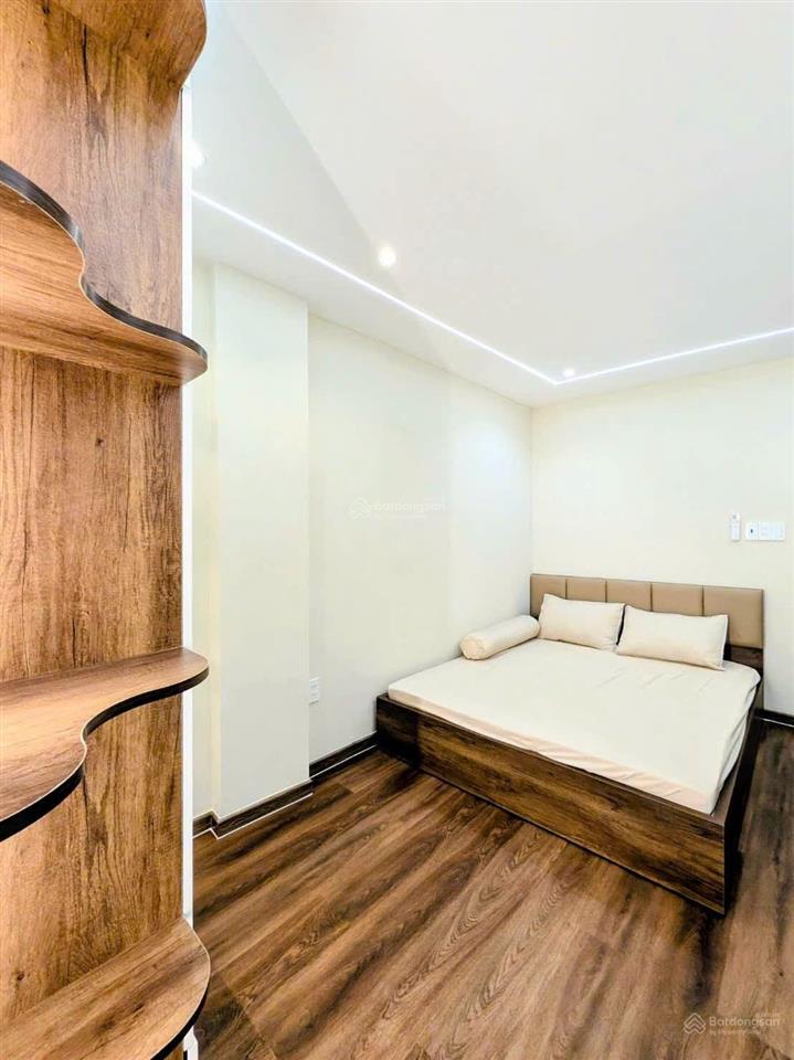 Ngay ngã 4 phú nhuận, nhà hẻm xe hơi 1 trục, mới keng, 3pn gần 50m2