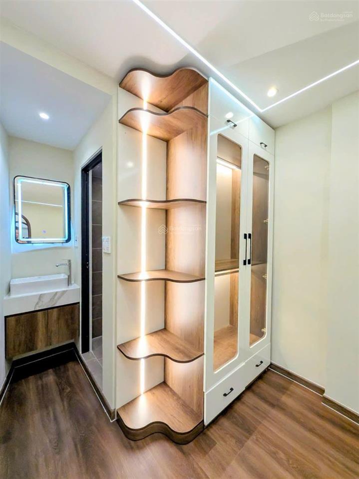 Ngay ngã 4 phú nhuận, nhà hẻm xe hơi 1 trục, mới keng, 3pn gần 50m2