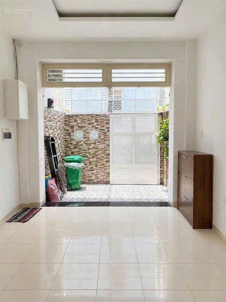 Rẻ bèo, chdv 8 phòng dòng tiền 40tr/th 55m2 ngay lê văn sỹ phú nhuận